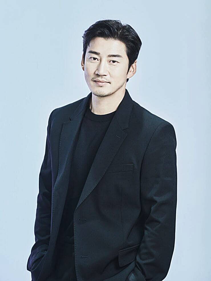 배우-윤계상
