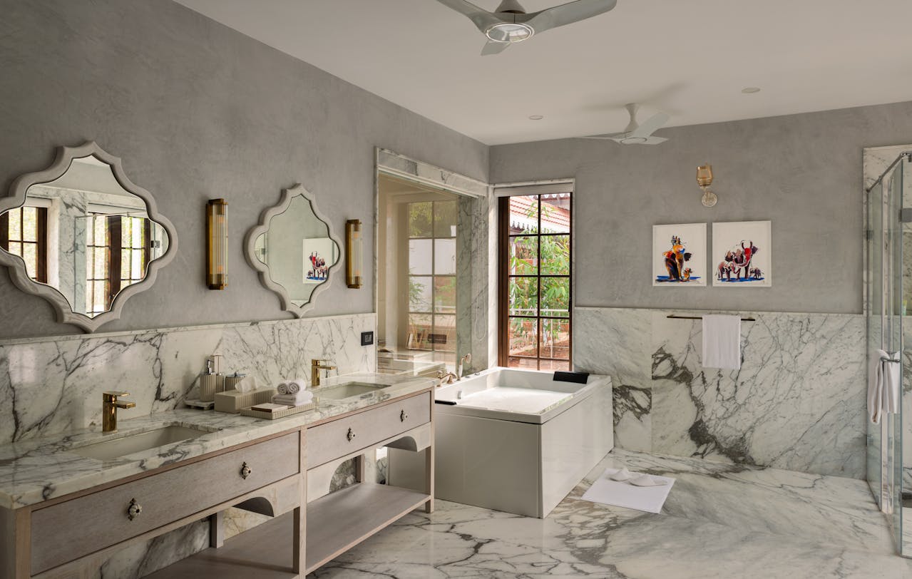 CPTED는 도시 공간에 적용되었을 때 다음과 같은 다양한 긍정적인 효과를 창출합니다.