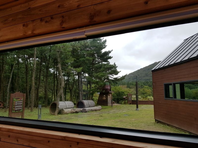 직접 찍은 제주 붉은오름 휴양림의 목채문화체험장의 모습