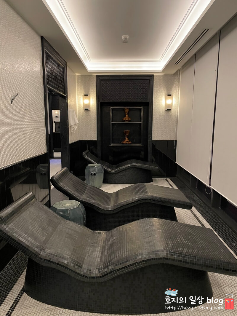 방콕 신돈 캠핀스키 사우나 온열 매트 시설