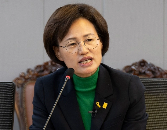 녹색정의당 강은미 광주 서구을 후보 흡혈귀 로고송 논란