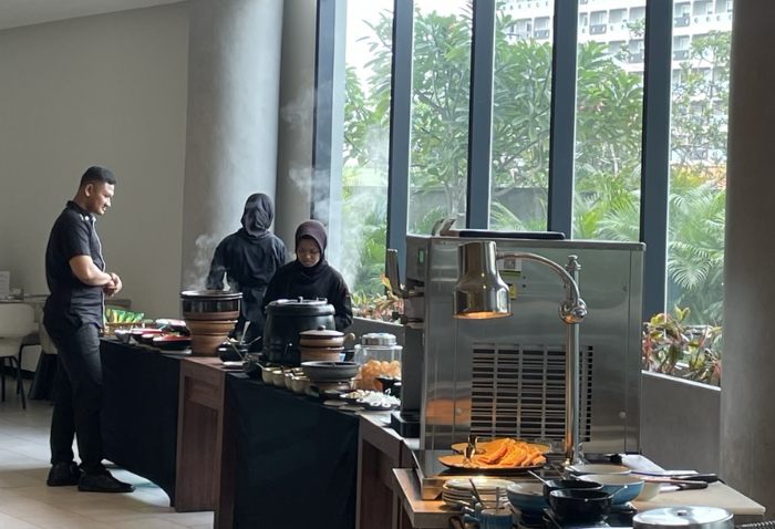 핫누들과 디저트 쪽