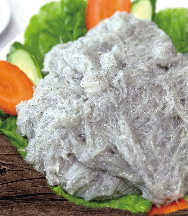 상추-위에-실치가-한가득한-모습