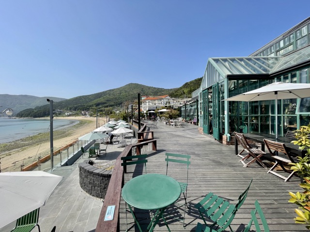 바다를-볼수있는-외도널서리-외부-테라스