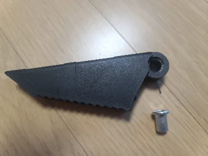 무선 충전식 전기톱 조립방법