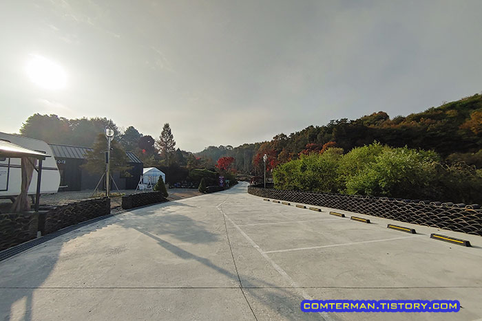 금산수목원 캠핑장 주차장