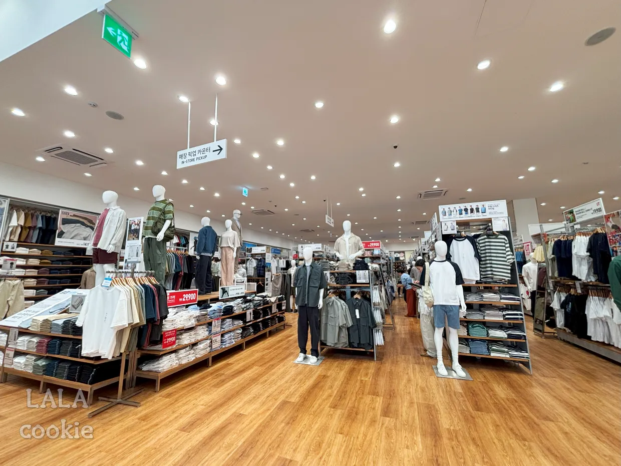 유니클로-매장-세일-할인-상품