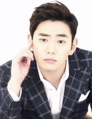 안용준 화보