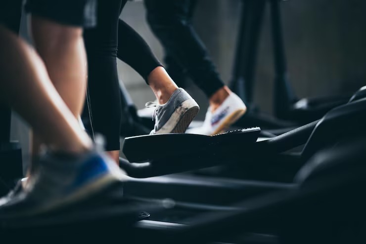 퇴근 후 피로를 풀어주는 회복 운동 루틴