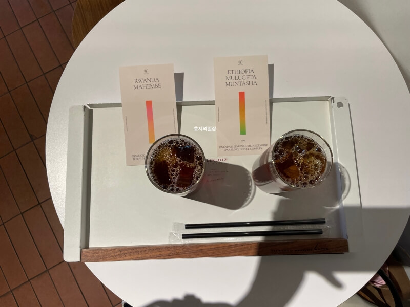 용산 용산역 카페 맛집 폰트 용산점 - 주문한 커피