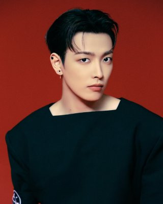 에이티즈 홍중 프로필