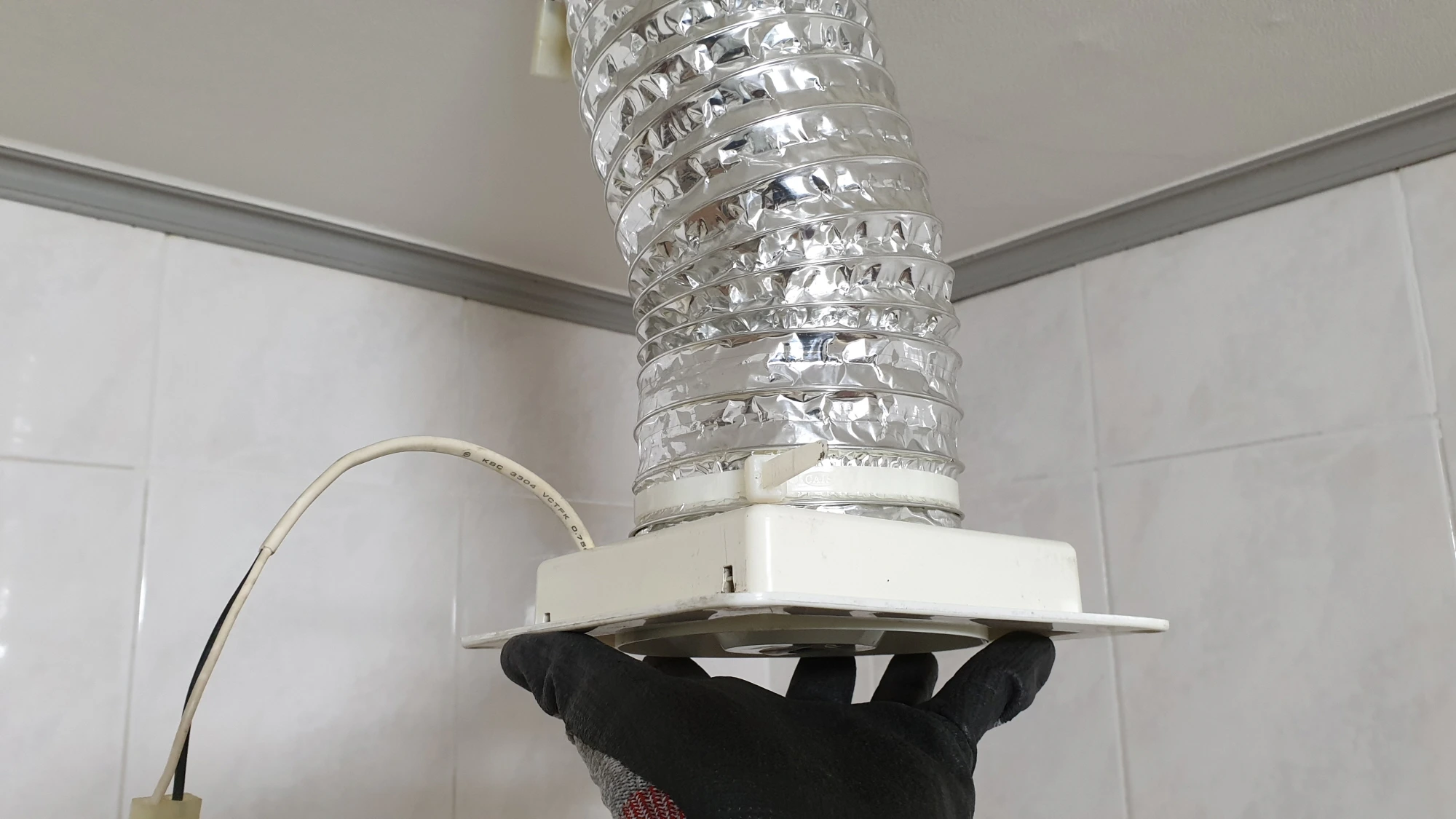 환풍기 배관 연결 모습