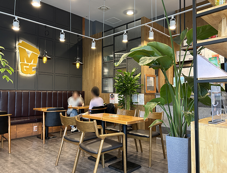 항동-메가커피-매장-내부2