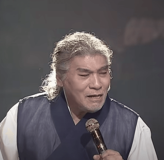 나훈아 - 고장난 벽시계 가사/노래 듣기/노래방 악보