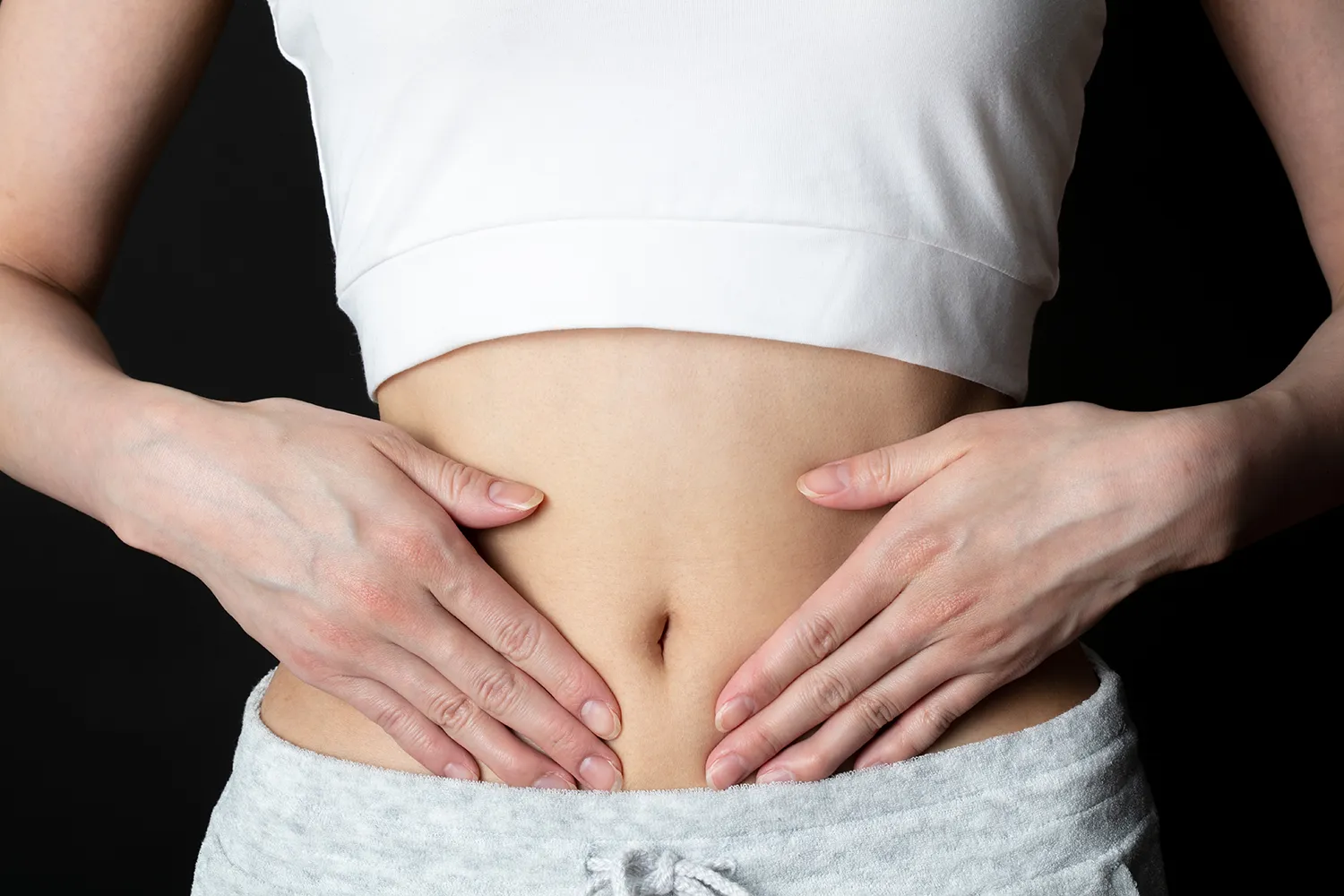 여성-복부-클로즈업