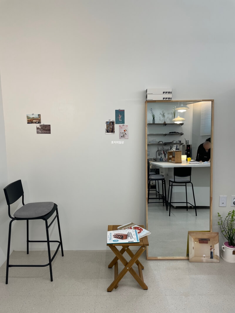 수원 카페 프리히 행궁동 디저트 맛집 - 매장 내부