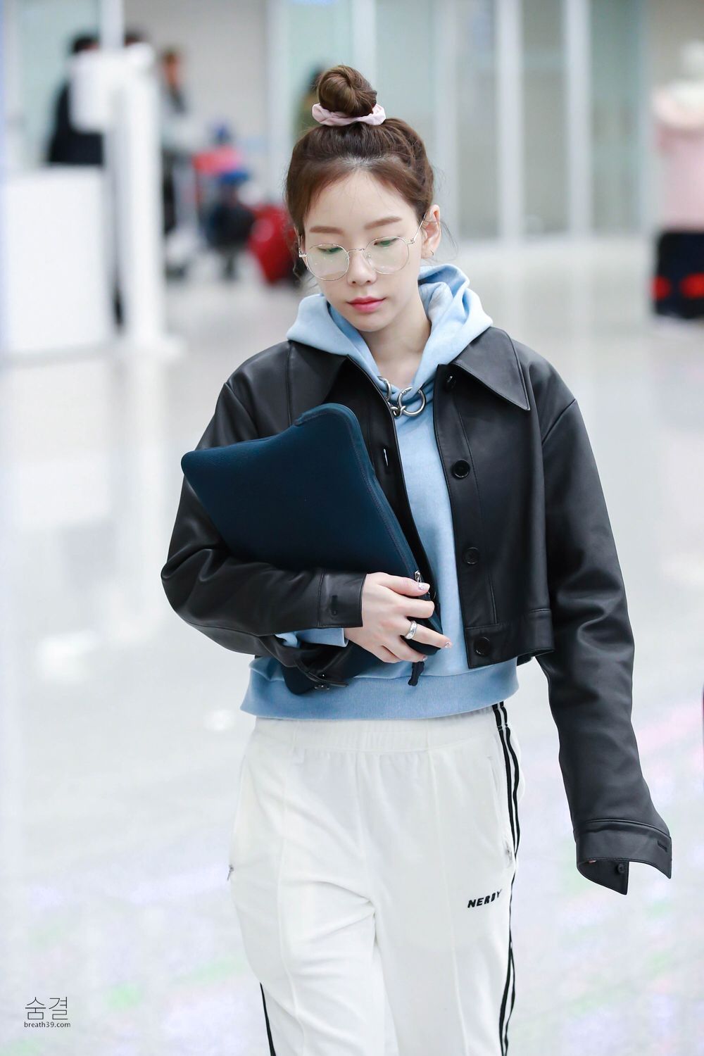 태연 공항패션 사진 태연 공항패션 사진