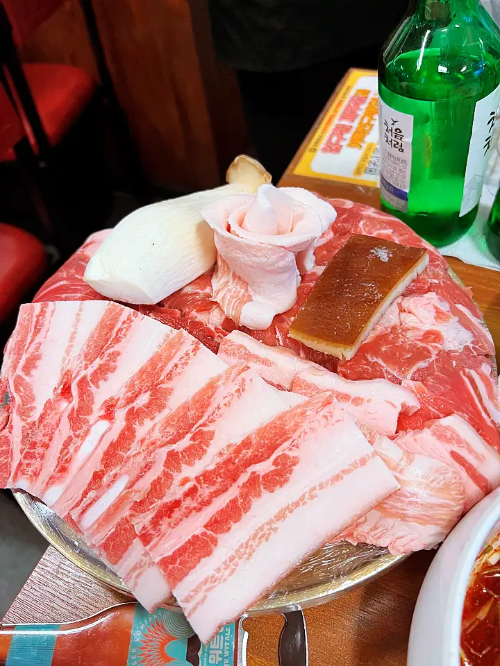 줄서는식당 강남 압구정 고기집 맛집 홍수현 제주 흑돼지 냉삼 꽃치마살 관자 구이 순두부찌개 비빔칼제비 권율 추천 48회 소개