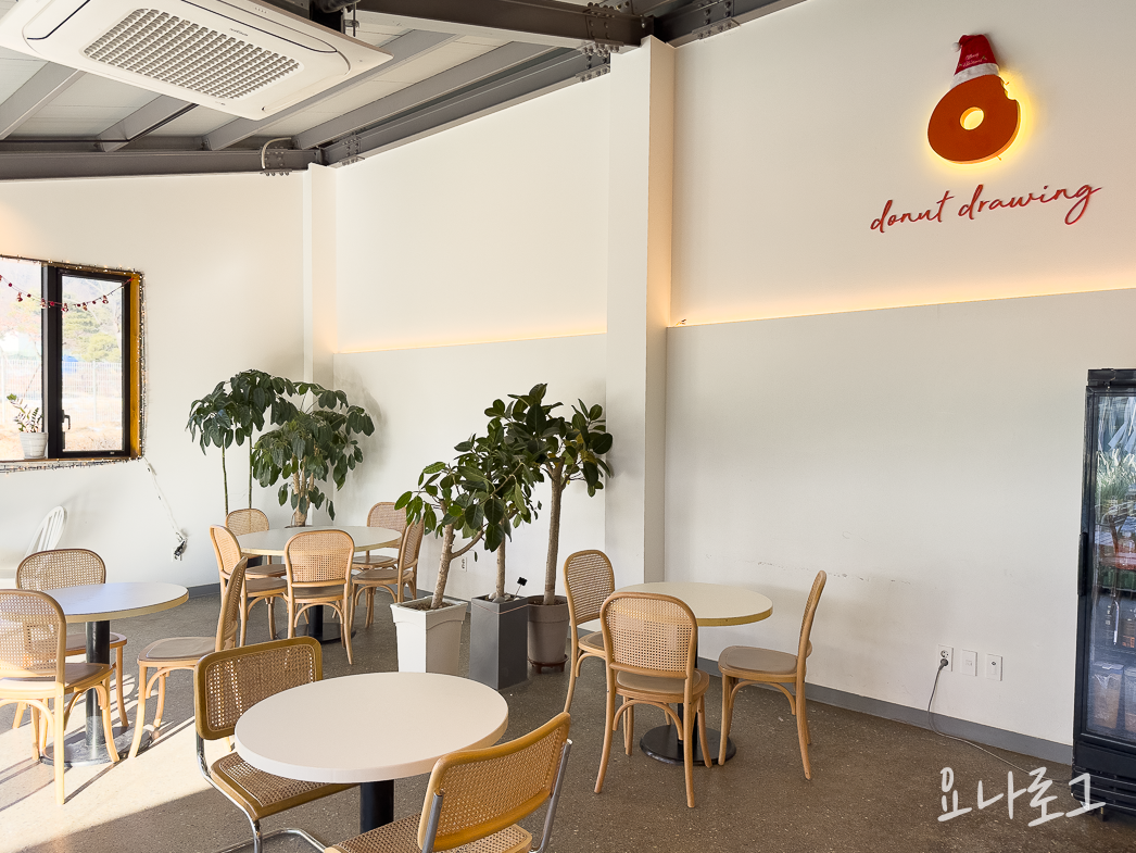 도넛맛집 도넛드로잉 드로잉도넛 판교도넛 미금도넛 분당도넛 판교카페 판교카페추천 미금카페 미금카페추천 분당카페 분당카페추천 분당브런치 판교브런치 브런치카페추천 초코도넛 피넛도넛 라즈베리도넛 우유생크림도넛