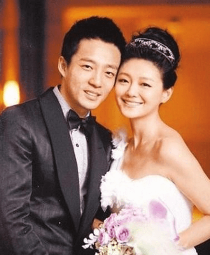 대만-배우-서희원과-남편-왕샤오페이의-웨딩-사진