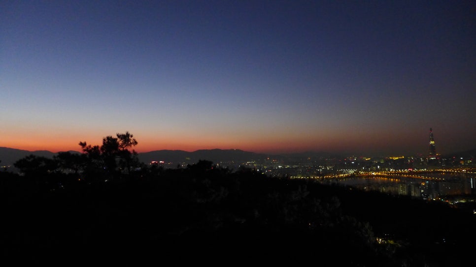 2026년 아차산 해맞이광장 일출 전경과 인파