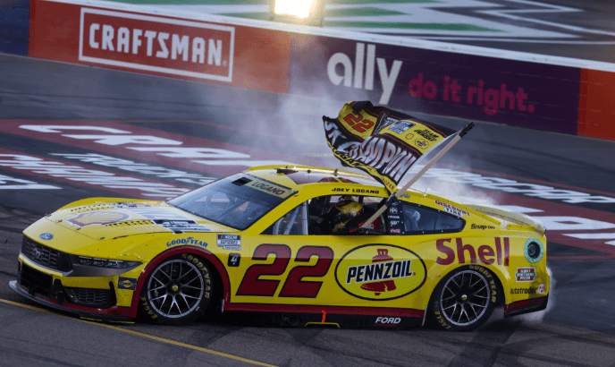 조이 로가노, NASCAR의 젊은 챔피언