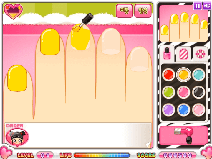 쥬디의-네일아트-플래시게임-플레이-손톱에-노란색-매니큐어를-바르는-화면