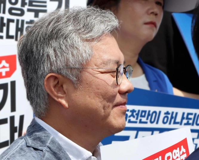 최강욱 국회의원 프로필 나이 학력 논란