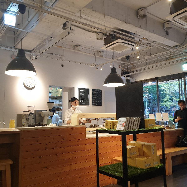 대만 타이베이 카페 소개: 노르딕 로스터 챔피언 Fika Fika Cafe_에스프레소 추출 공간