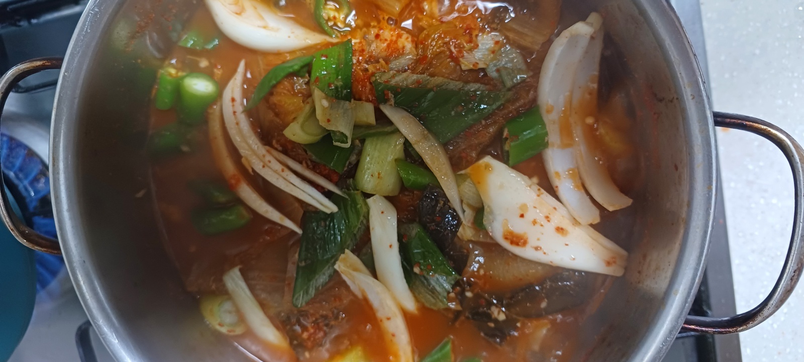 야채에 국물 끼얹기