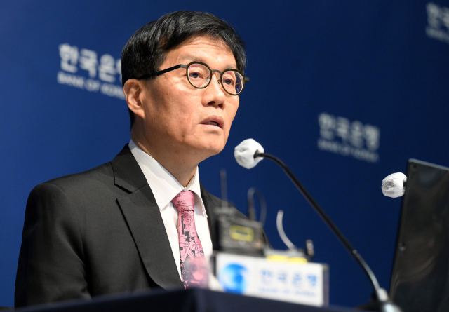 이창용 한국은행 총재가 지난달 29일 서울 중구 한국은행에서 열린 금융통화위원회 금리 결정에 대한 기자간담회에서 발언하고 있다.