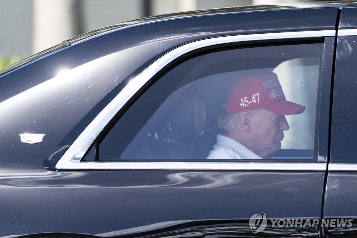 골프장 향하는 트럼프