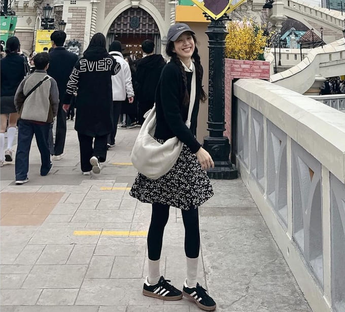 정려원 사복