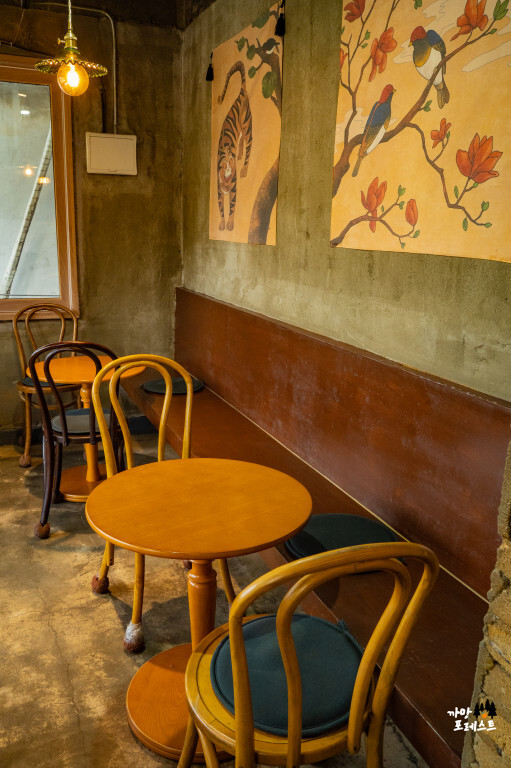 사맛디 커피실록 내부