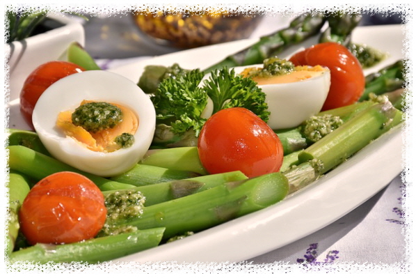 아스파라거스-달걀-샐러드