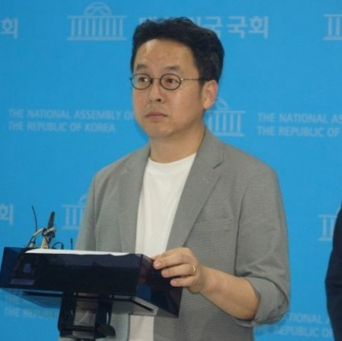 이준우 정치 활동