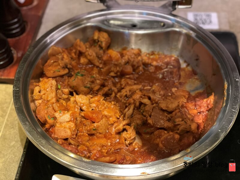 홍콩공항 캐세이퍼시픽 더덱 라운지음식3