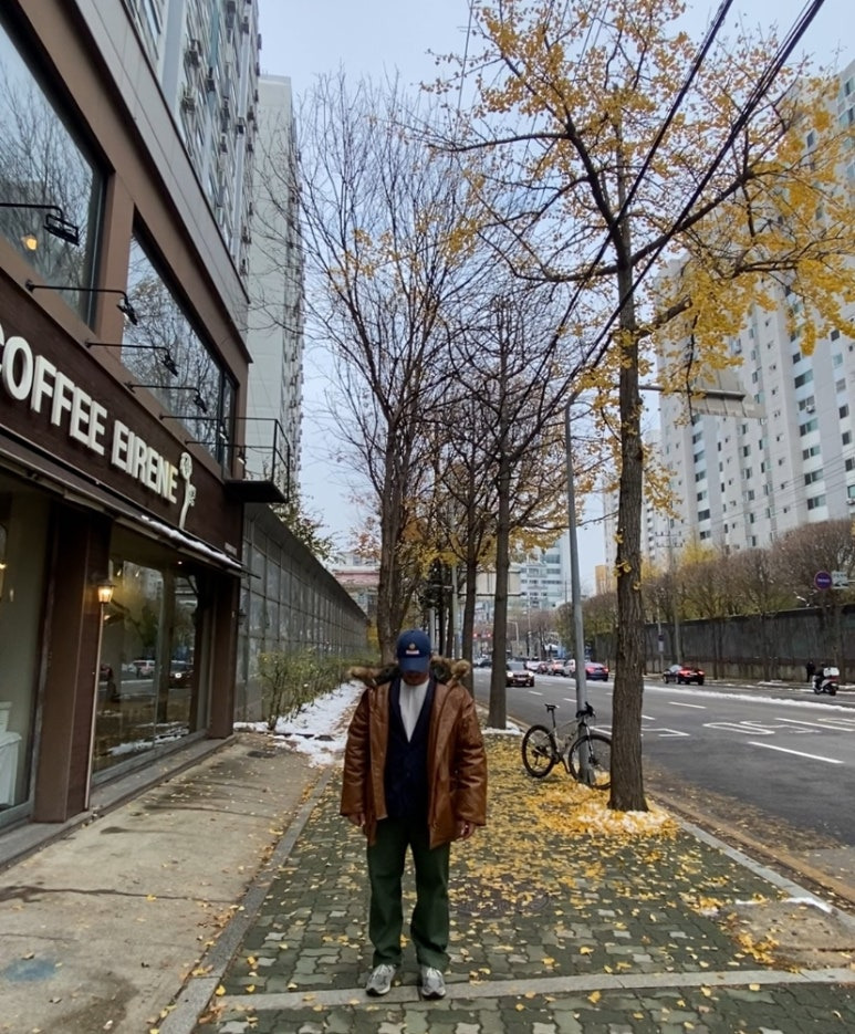 데일리룩(2024. 11. 30.)휴먼앤캣 스톤워시드 볼캡, 예스아이씨 알파인더스트리 패딩 점퍼 N-3B, 무신사스탠다드 퍼티그팬츠, 뉴발란스 993, 폴로랄프로렌 블레이저 자켓