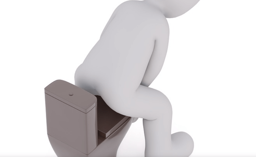 다슬기 효능으로 변비 예방을 할 수 있다. 화장실에서 고통 스러운 모습