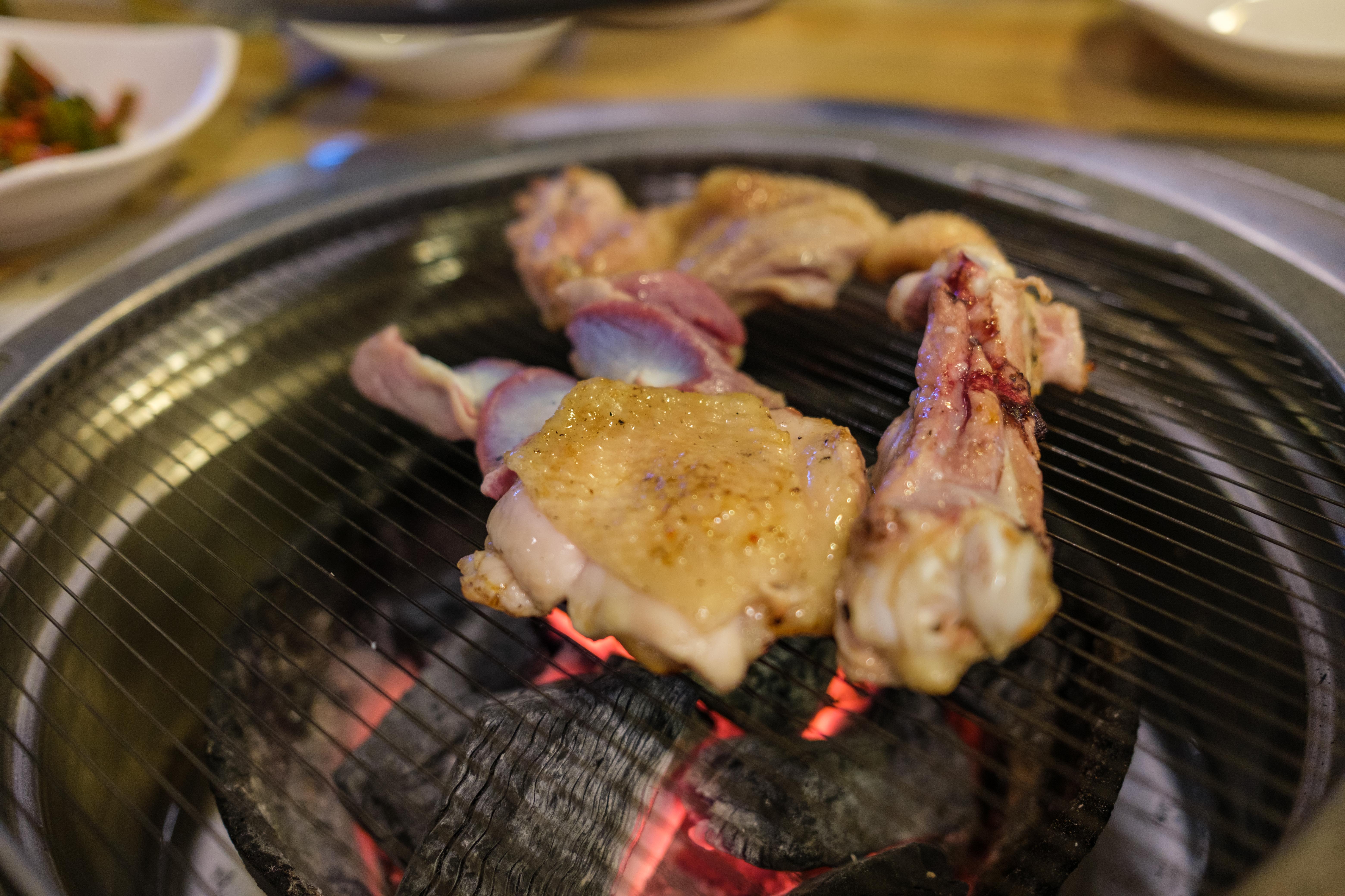 광주 서구 참숯불에꾸운닭