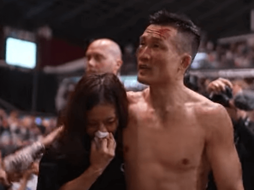 경기 종료 후 정찬성과 그의 아내