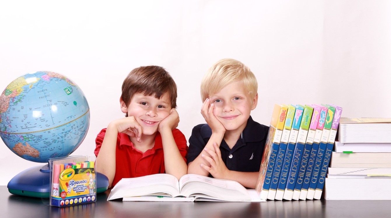 초등학생 어린이들 이미지