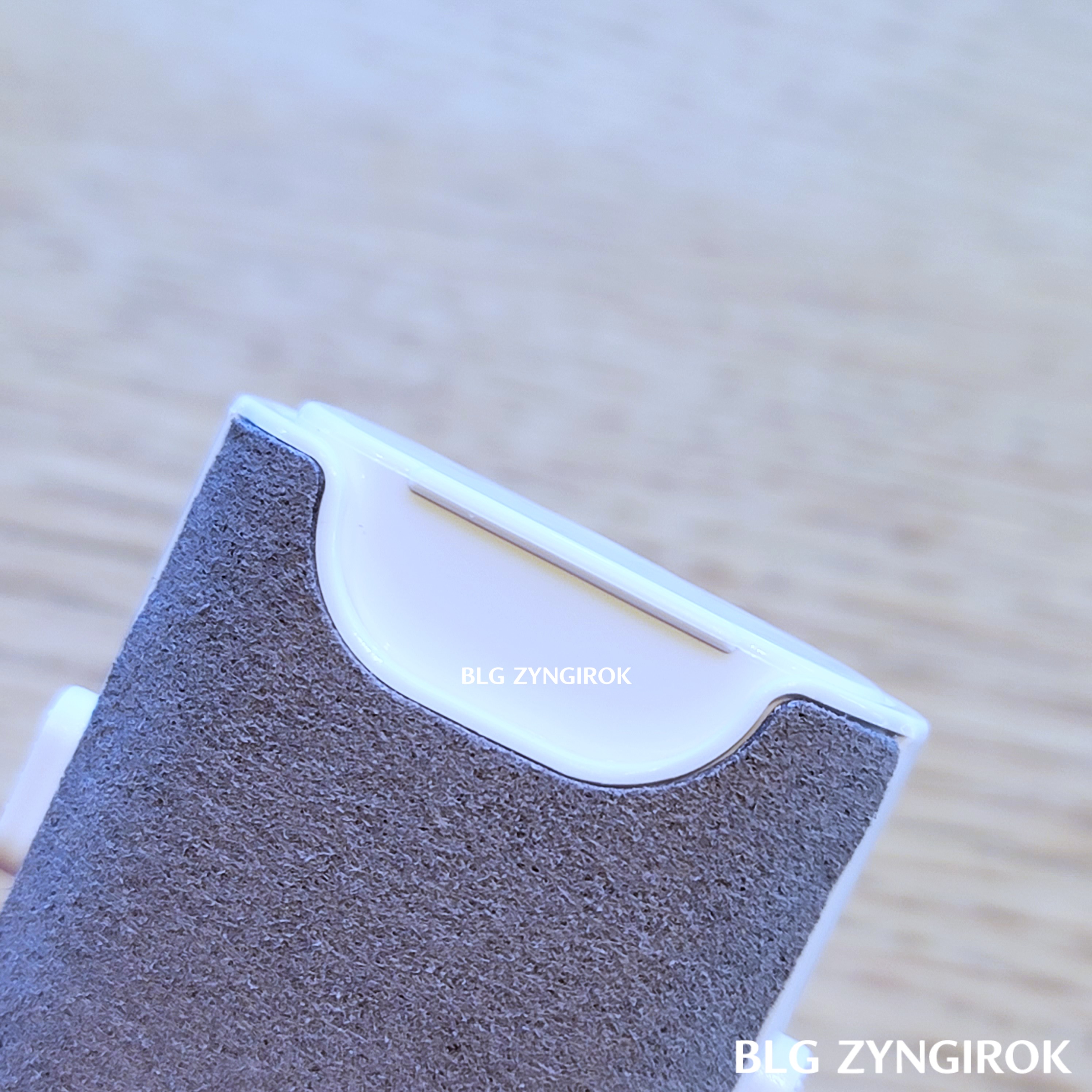 Multifunctional Cleaning Kit 노즐 뒷면 버튼 모습이다.