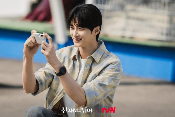 선재업고튀어 사진 찍는 류선재