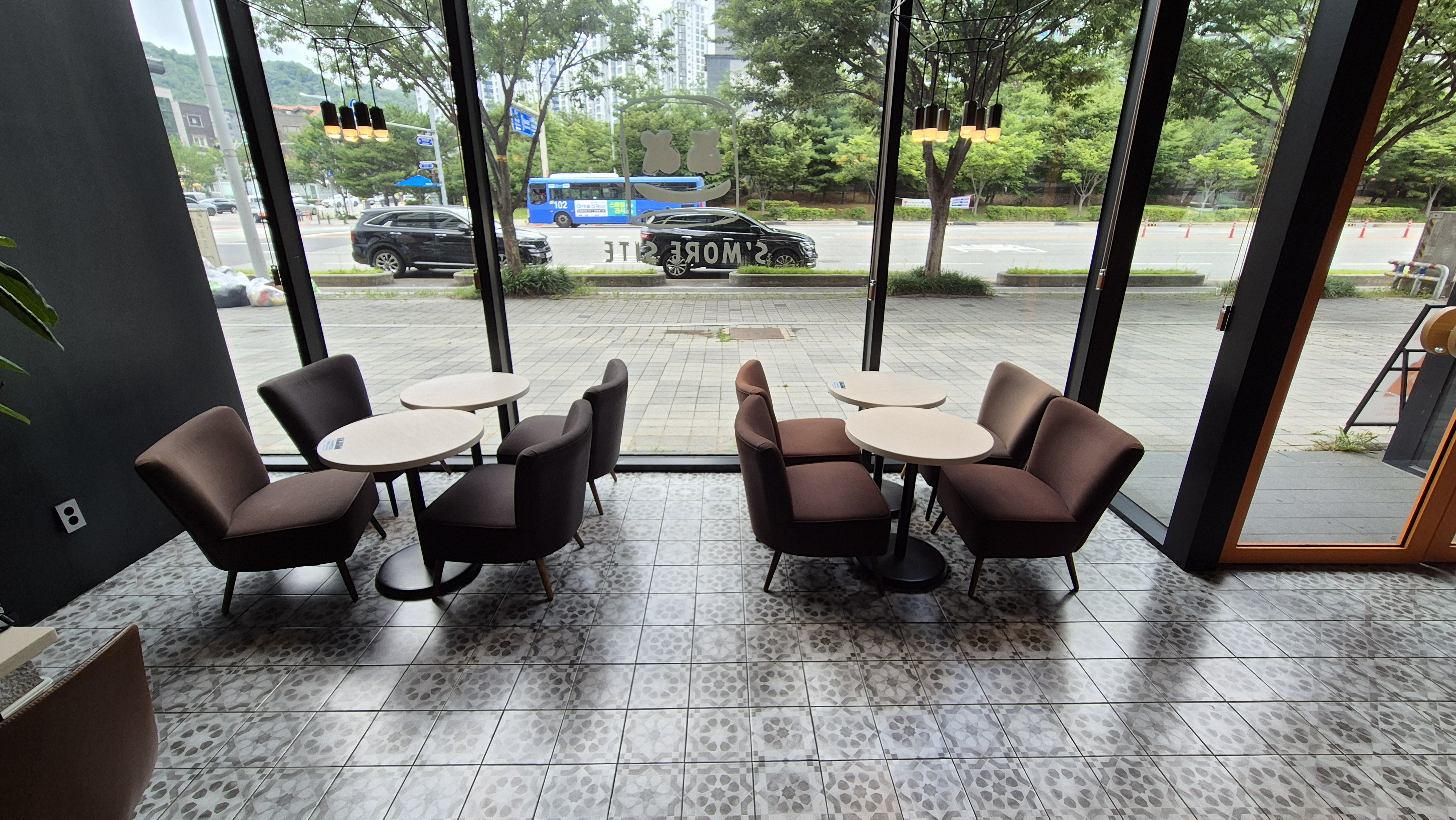 학하동 카페 스모어사이트 매장사진