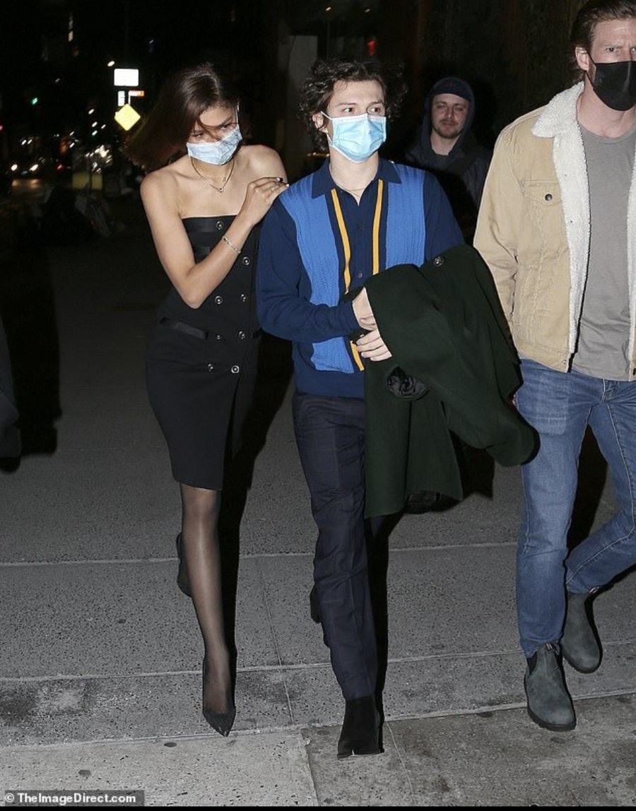 Tom Holland &amp; Zendeia paparazzi