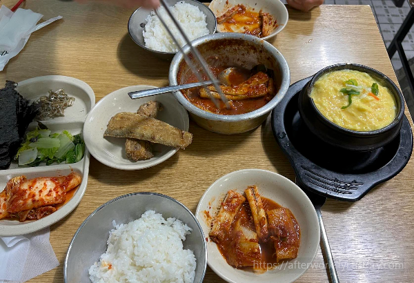 갈치조림 삼치구이 상차림