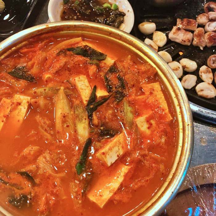 토요일은밥이좋아 토밥좋아 천안 삼겹살 김치찌개 맛집