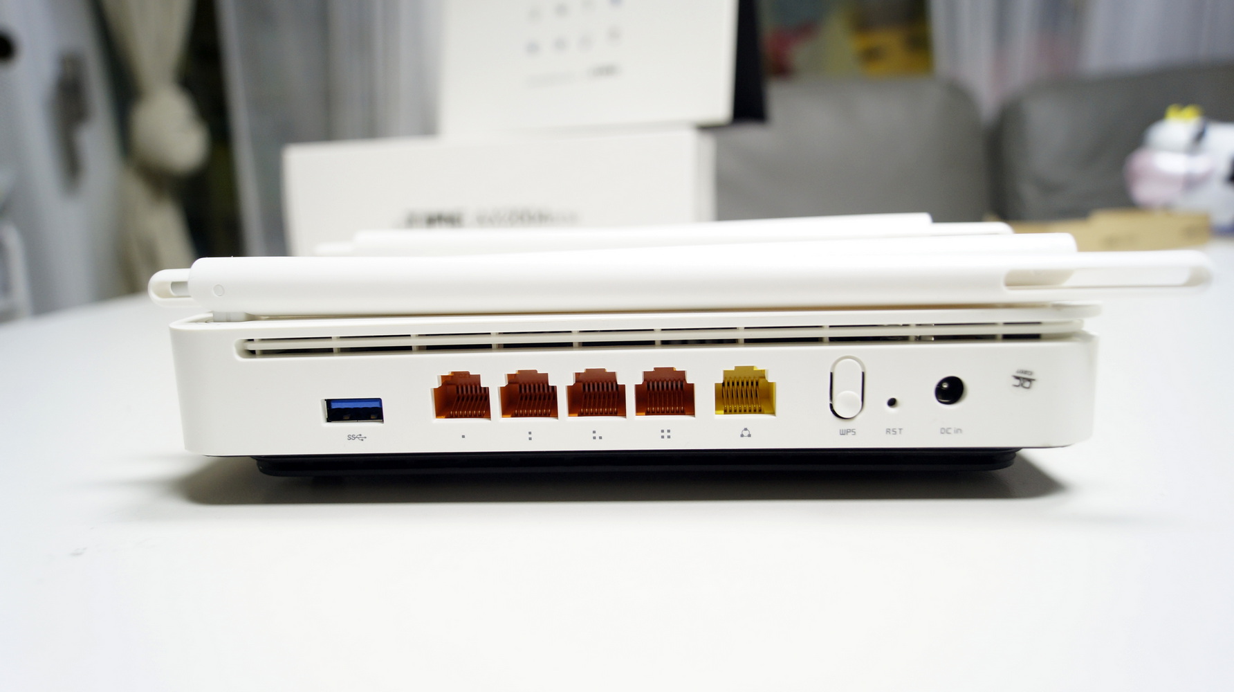 ipTIME AX2004BCM 후면 모습