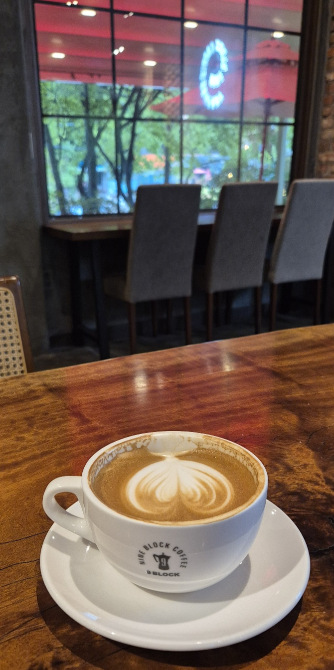 나인블럭 카페라떼
